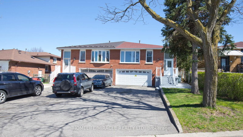 38 Medici Pl, Brampton, L6S 3C6 | Image 3