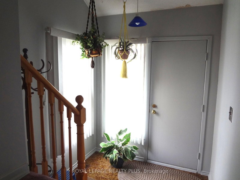 4170 Treetop Cres, Mississauga, L5L 2L9 | Image 2