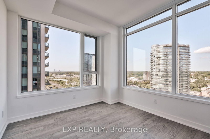 2216 - 1926 Lakeshore Boulevard W