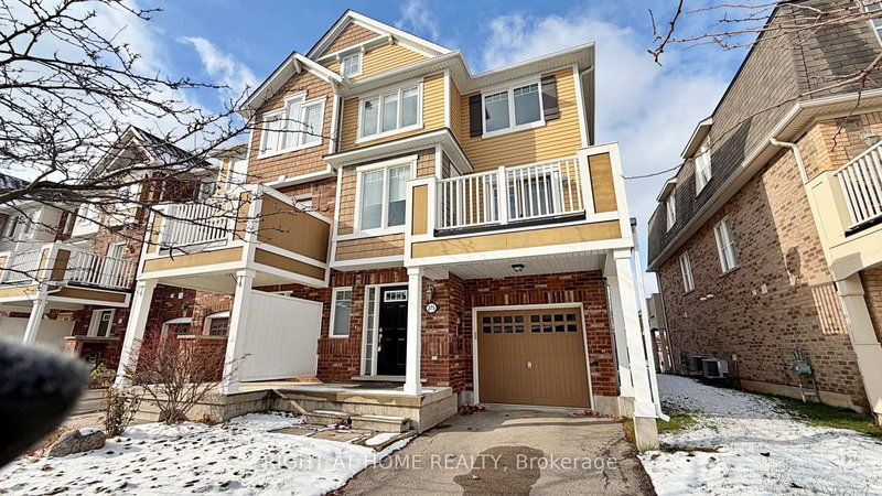 275 Woodley Cres, Milton, L9T 8B8 | Image 2