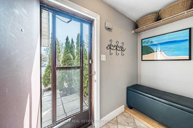 7 Morley Cres, Brampton, L6S 3K8 | Image 3