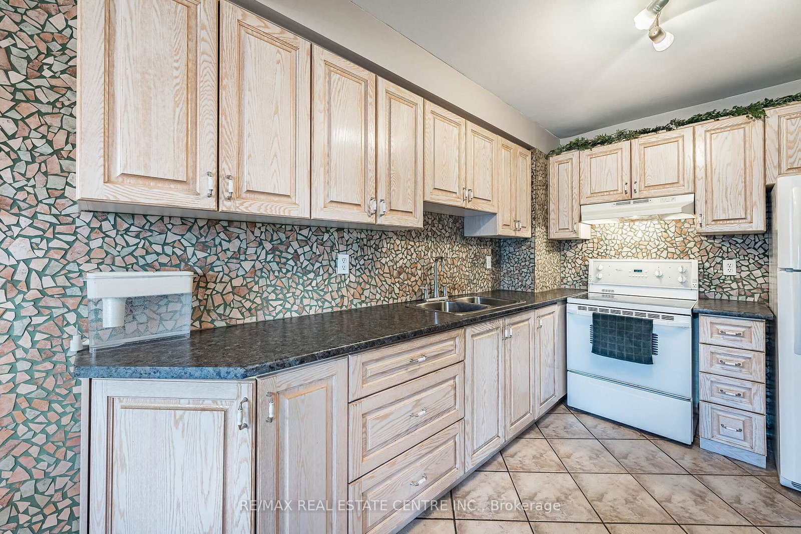 Townhouse for sale at 7 Morley Crescent, Brampton, Ontario, L6S 3K8 - Central Park - MLS: W12927442