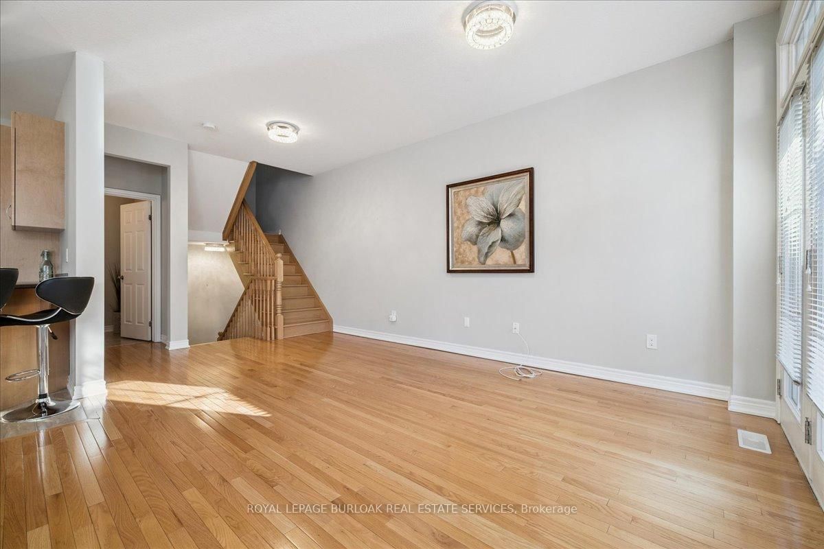 Townhouse for sale at 36-181 Plains Road, Burlington, Ontario, L7T 0B1 - Bayview - MLS: W12927706