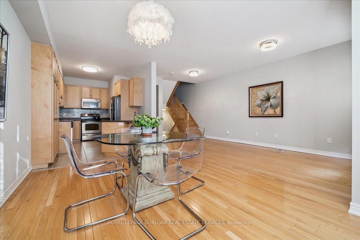 Townhouse for sale at 36-181 Plains Road, Burlington, Ontario, L7T 0B1 - Bayview - MLS: W12927706