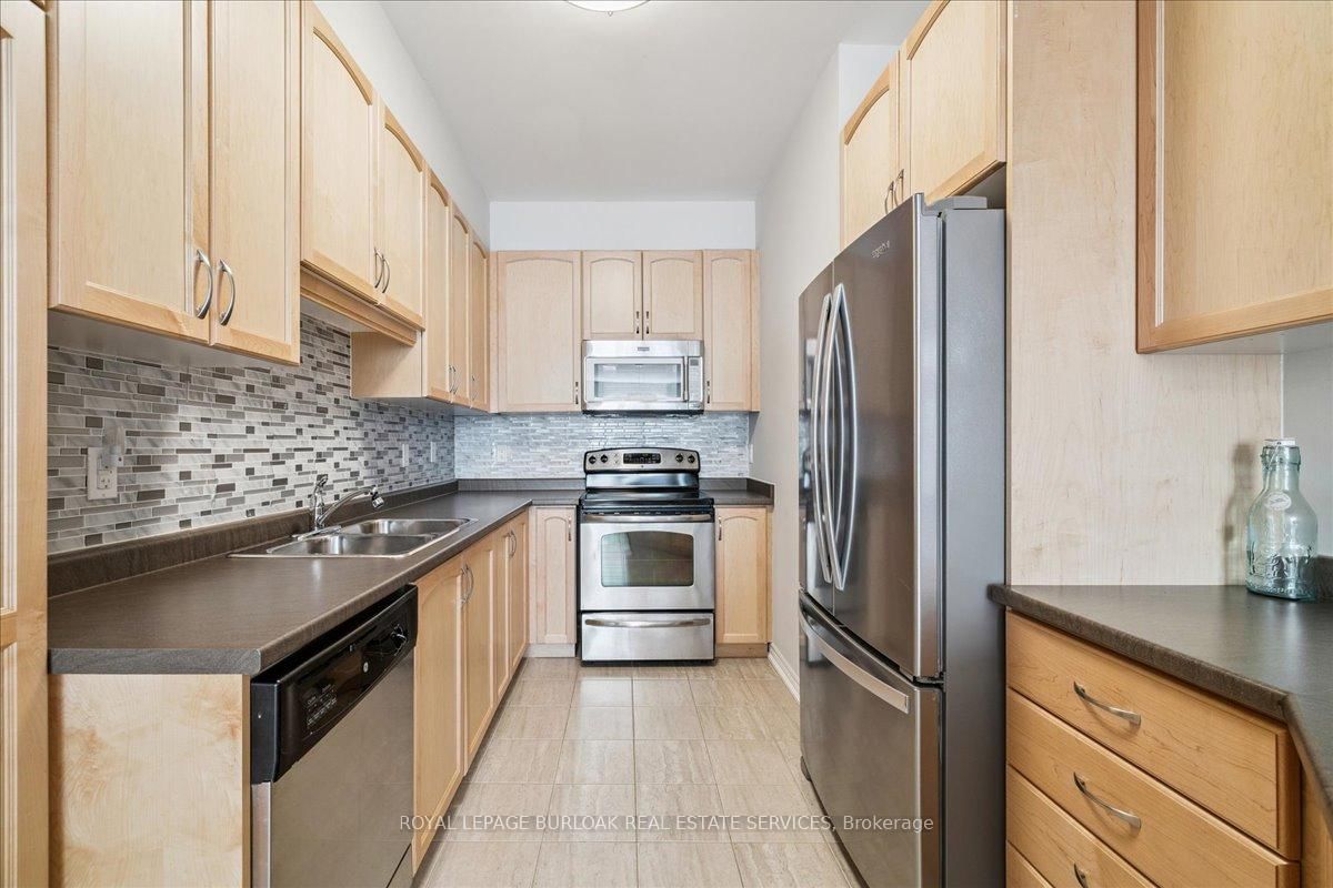 Townhouse for sale at 36-181 Plains Road, Burlington, Ontario, L7T 0B1 - Bayview - MLS: W12927706