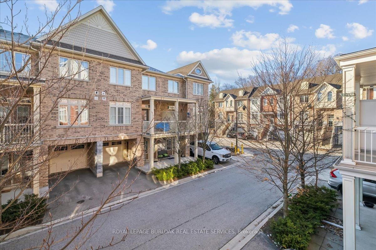 Townhouse for sale at 36-181 Plains Road, Burlington, Ontario, L7T 0B1 - Bayview - MLS: W12927706