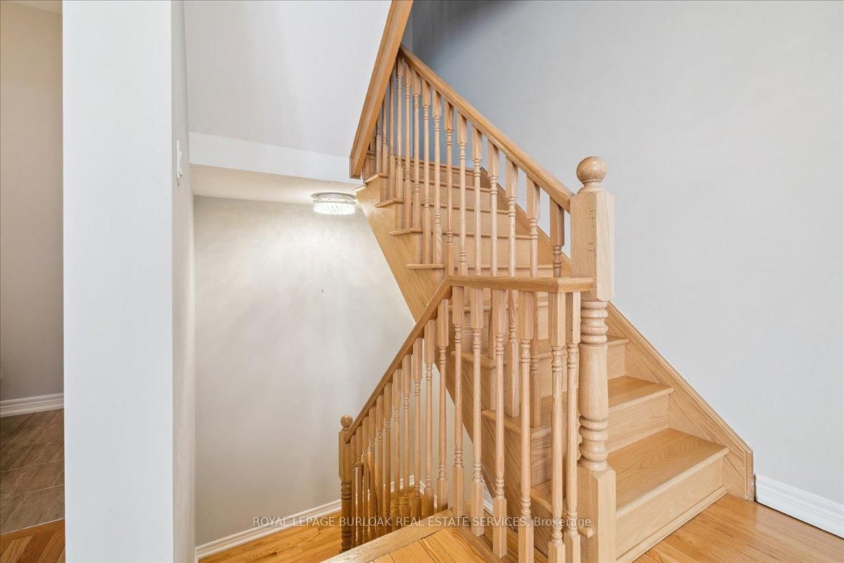 Townhouse for sale at 36-181 Plains Road, Burlington, Ontario, L7T 0B1 - Bayview - MLS: W12927706