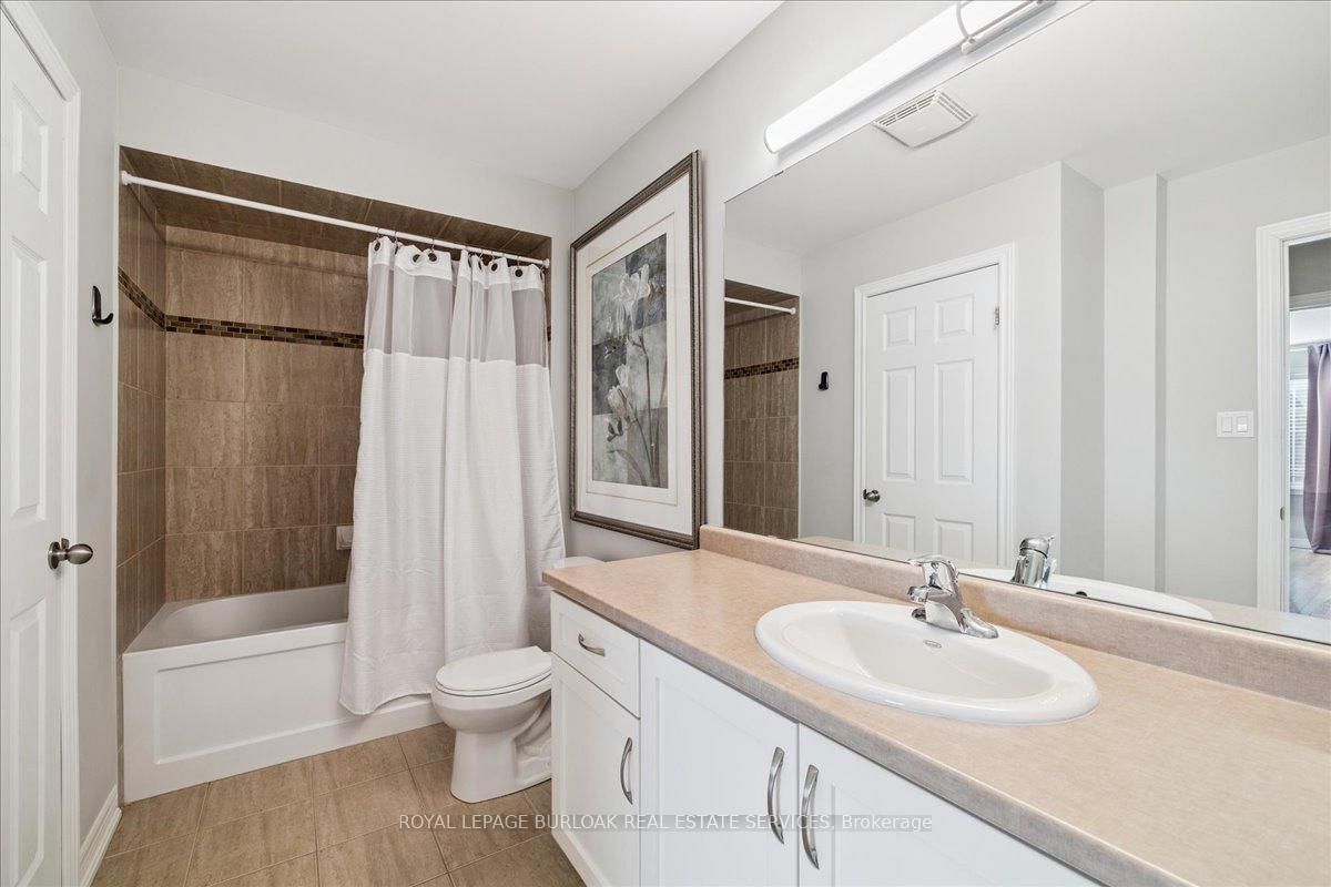 Townhouse for sale at 36-181 Plains Road, Burlington, Ontario, L7T 0B1 - Bayview - MLS: W12927706