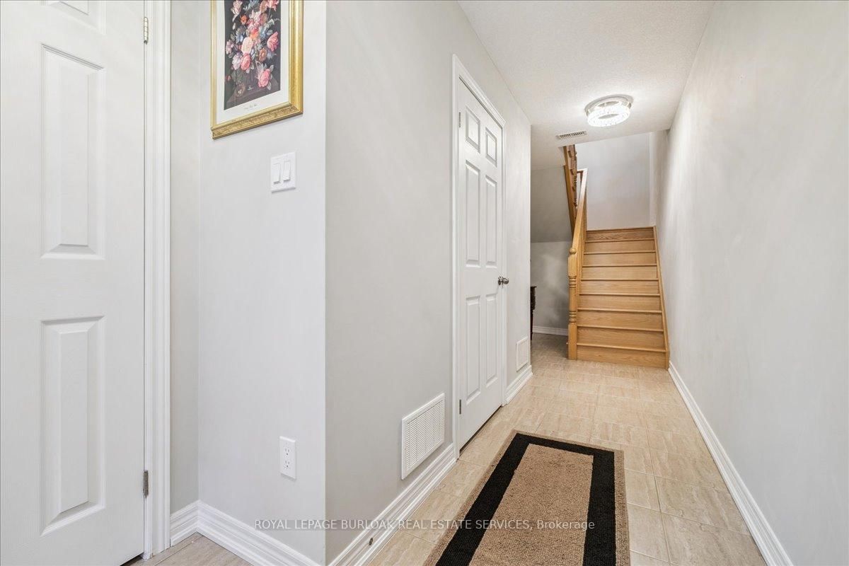 Townhouse for sale at 36-181 Plains Road, Burlington, Ontario, L7T 0B1 - Bayview - MLS: W12927706