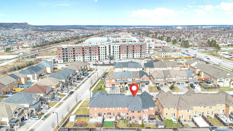 8 Munch Pl, Milton, L9T 8K6 | Image 3