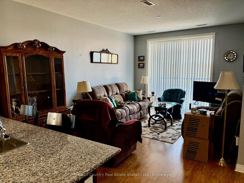 421 - 383 Main St E, Milton, L9T 8K8 | Image 3