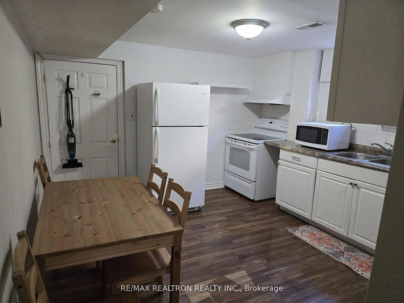 73 Fallingdale Cres E, Toronto, M3J 1C4 | Image 2