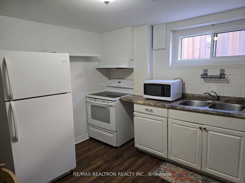 73 Fallingdale Cres E, Toronto, M3J 1C4 | Image 3