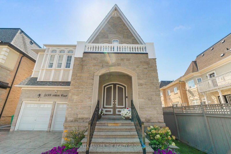 5198 Adobe Crt, Mississauga, L5M 0K8 | Image 3