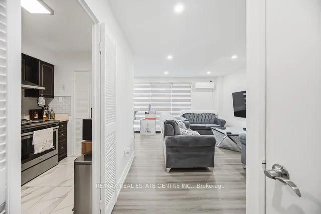 255 - 10 Eddystone Avenue