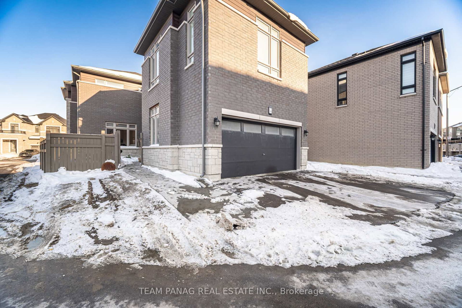 Detached House for sale at 54 Moorcroft Place, Brampton, Ontario, L6S 2K9 - Bram East - MLS: W12928222