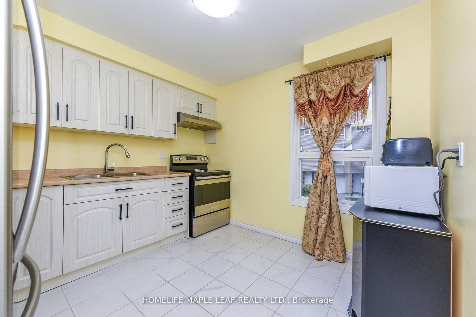 Townhouse for sale at 85 Enmount Drive, Brampton, Ontario, L6T 4C9 - Southgate - MLS: W12928346