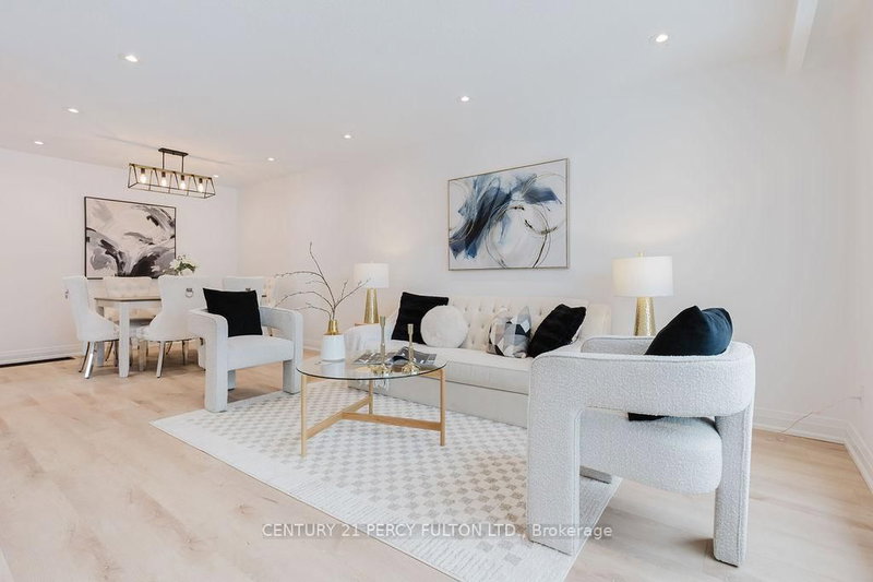 11 Bay Crest Dr, Brampton, L6Z 1H5 | Image 2