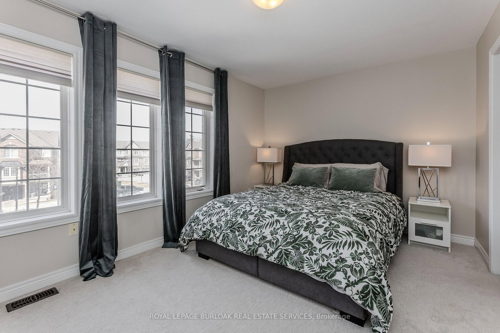 Townhouse for sale at 26-1401 Plains Road, Burlington, Ontario, L7R 0C2 - Freeman - MLS: W12928622