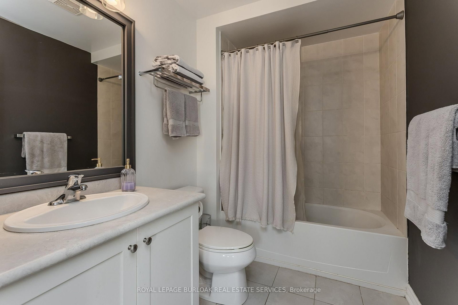 Townhouse for sale at 26-1401 Plains Road, Burlington, Ontario, L7R 0C2 - Freeman - MLS: W12928622