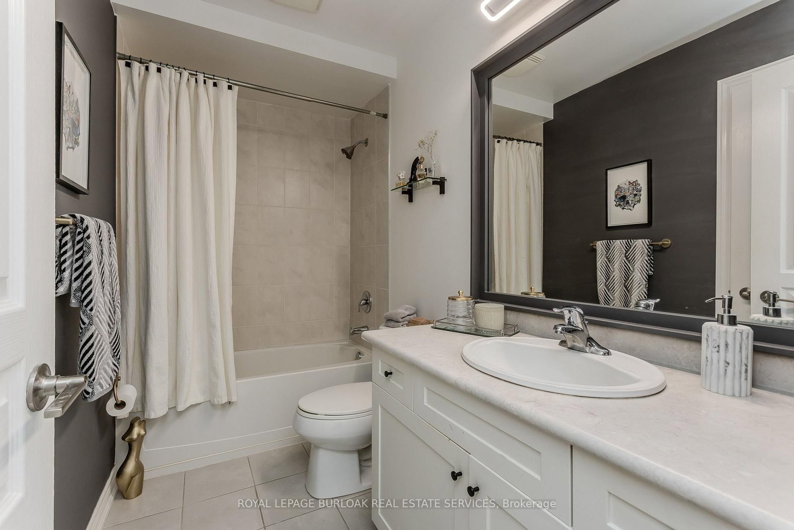 Townhouse for sale at 26-1401 Plains Road, Burlington, Ontario, L7R 0C2 - Freeman - MLS: W12928622