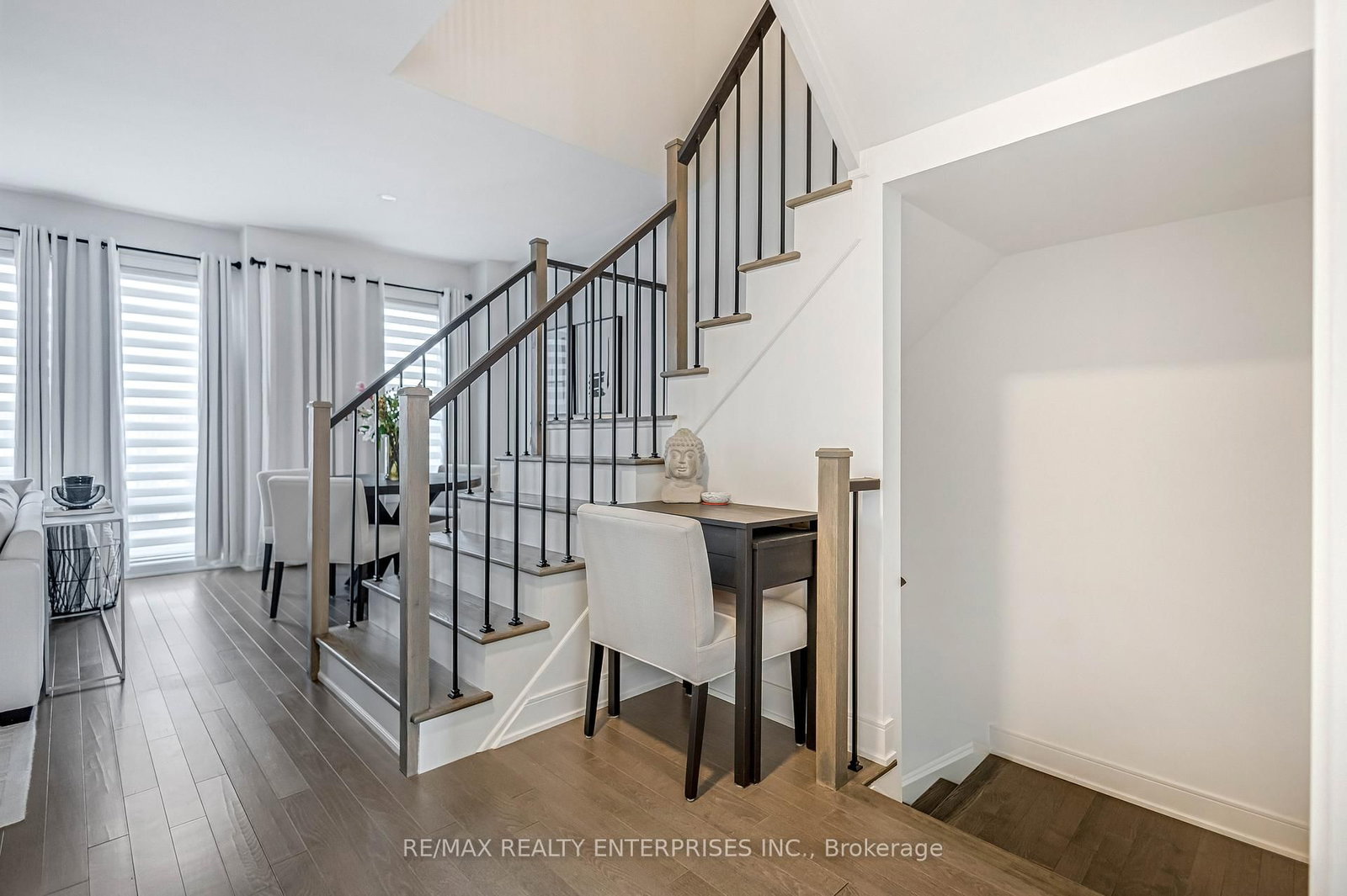 2497 Littlefield Crescent • Oakville, ON photo 9