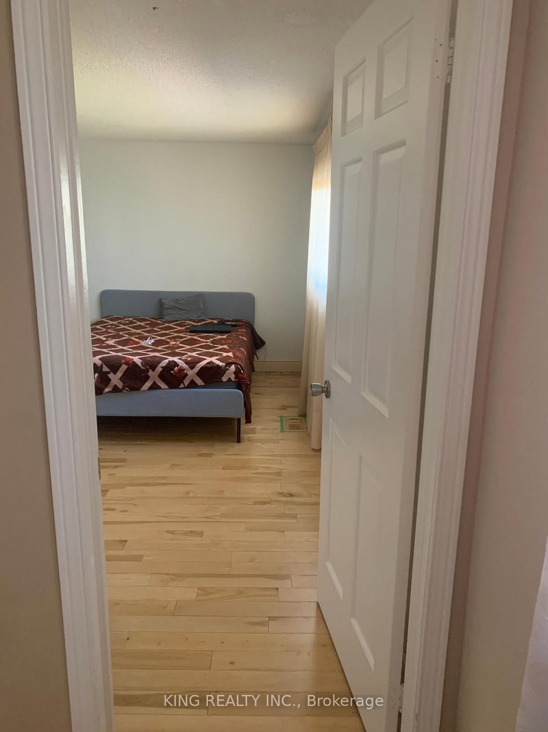 104 Elgin Dr, Brampton, L6Y 2E8 | Image 3