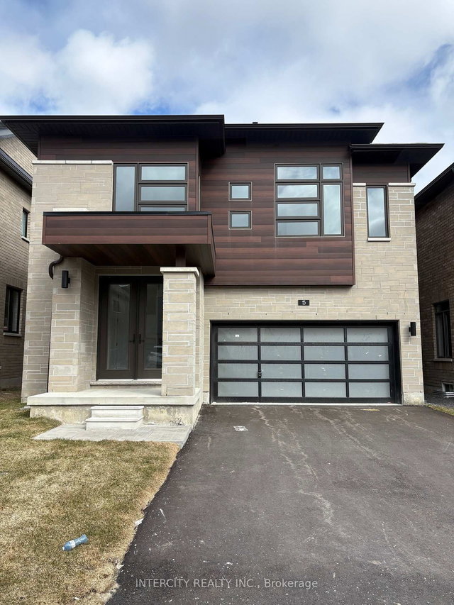 15 Keyworth Crescent