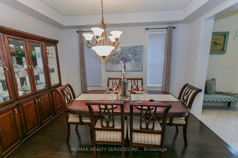 50 Gibbs Rd, Brampton, L7A 0Y5 | Image 3