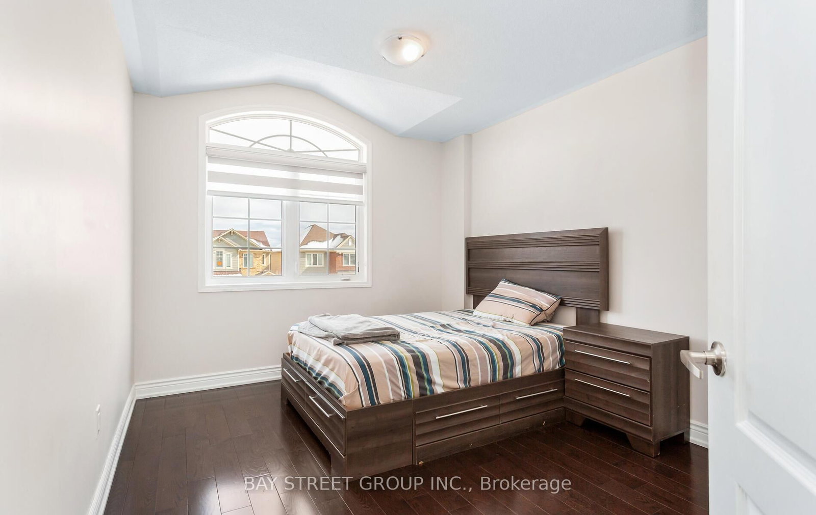 Detached House for sale at 1034 Savoline Boulevard, Milton, Ontario, L9T 8P3 - Harrison - MLS: W12928886