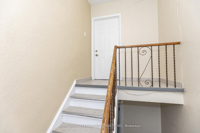 #2 - 62 Branstone Rd, Toronto, M6Z 4E4 | Image 2