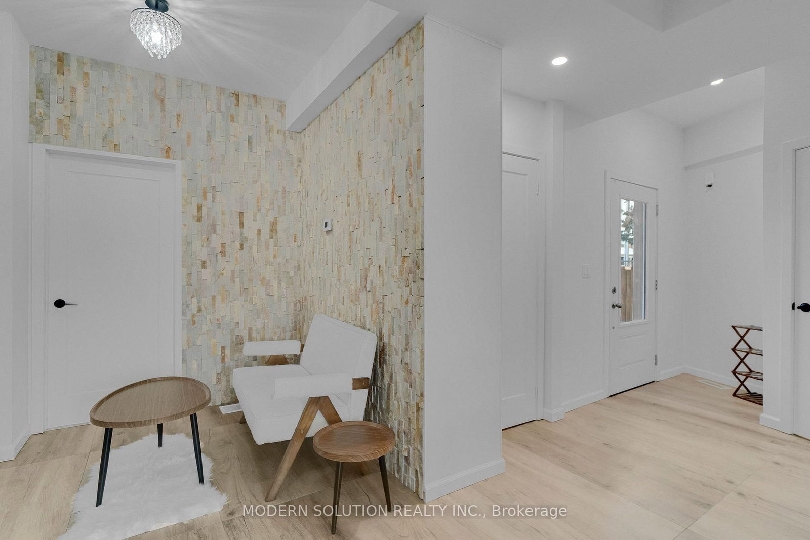 66 Silverthorn Avenue, Unit Upper - Photo 3