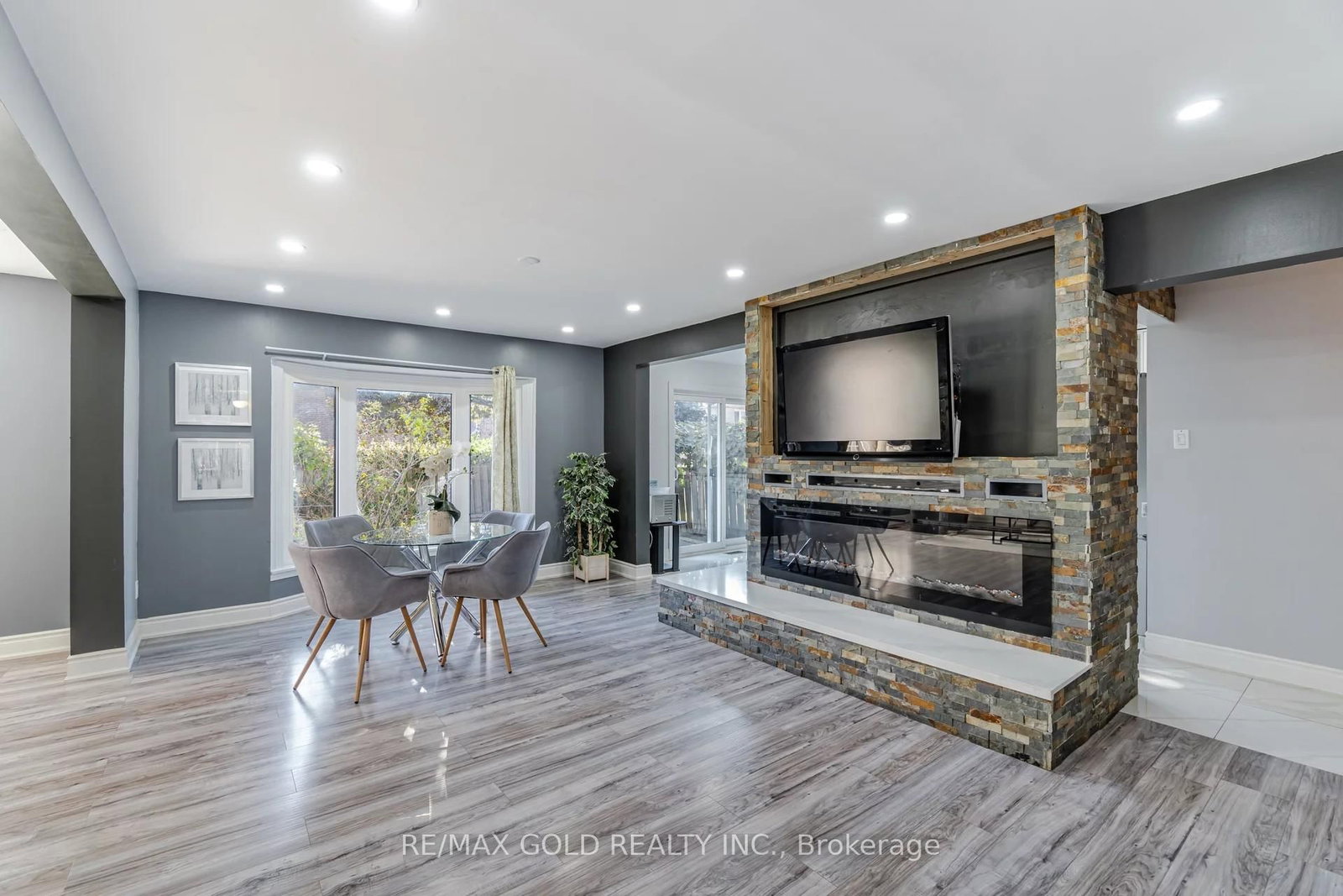 Detached House for sale at 21 Nottingham Crescent, Brampton, Ontario, L6S 4G3 - Westgate - MLS: W12929248