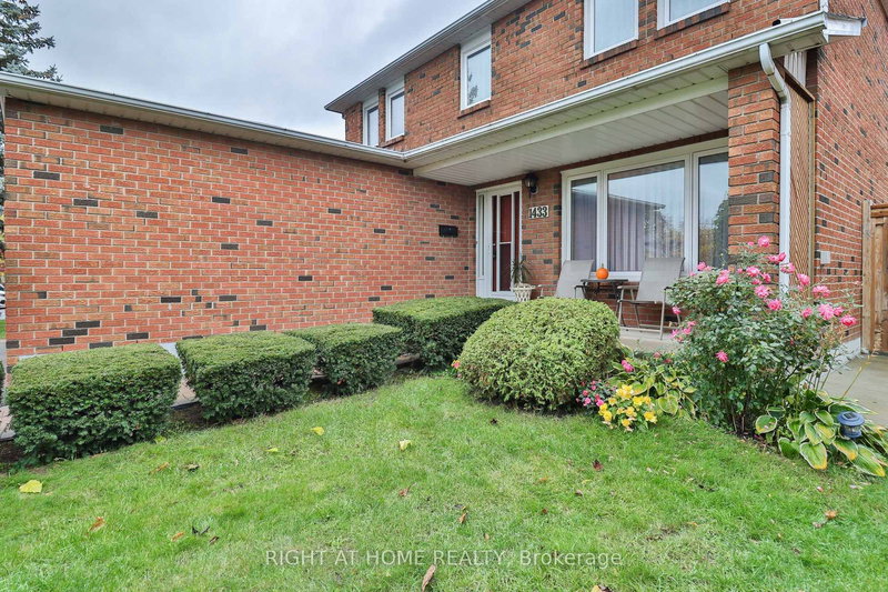 1433 Bough Beeches Blvd, Mississauga, L4W 3B4 | Image 3