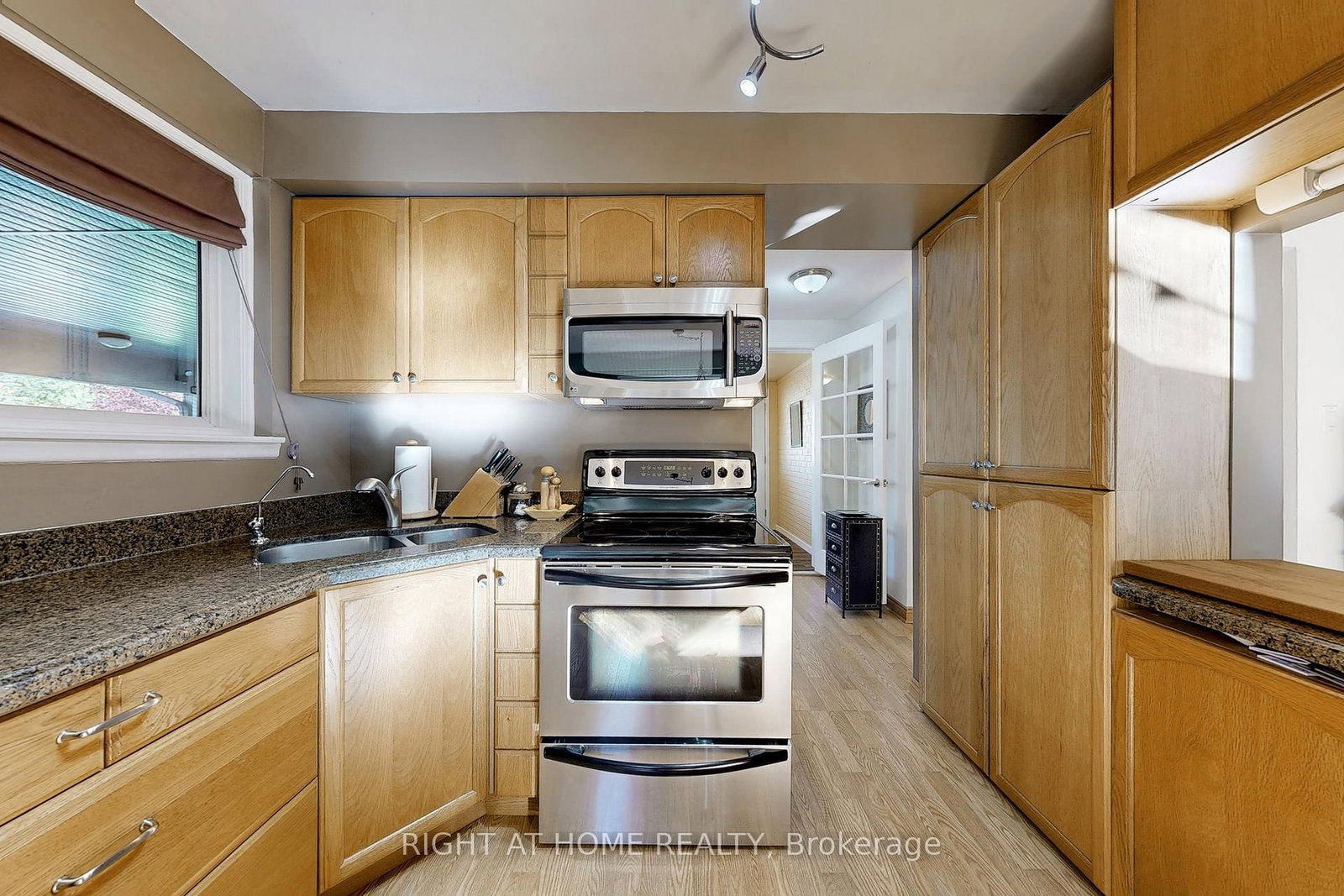 Detached House for sale at 907 Fourth Street, Mississauga, Ontario, L5E 1J8 - Lakeview - MLS: W12929516