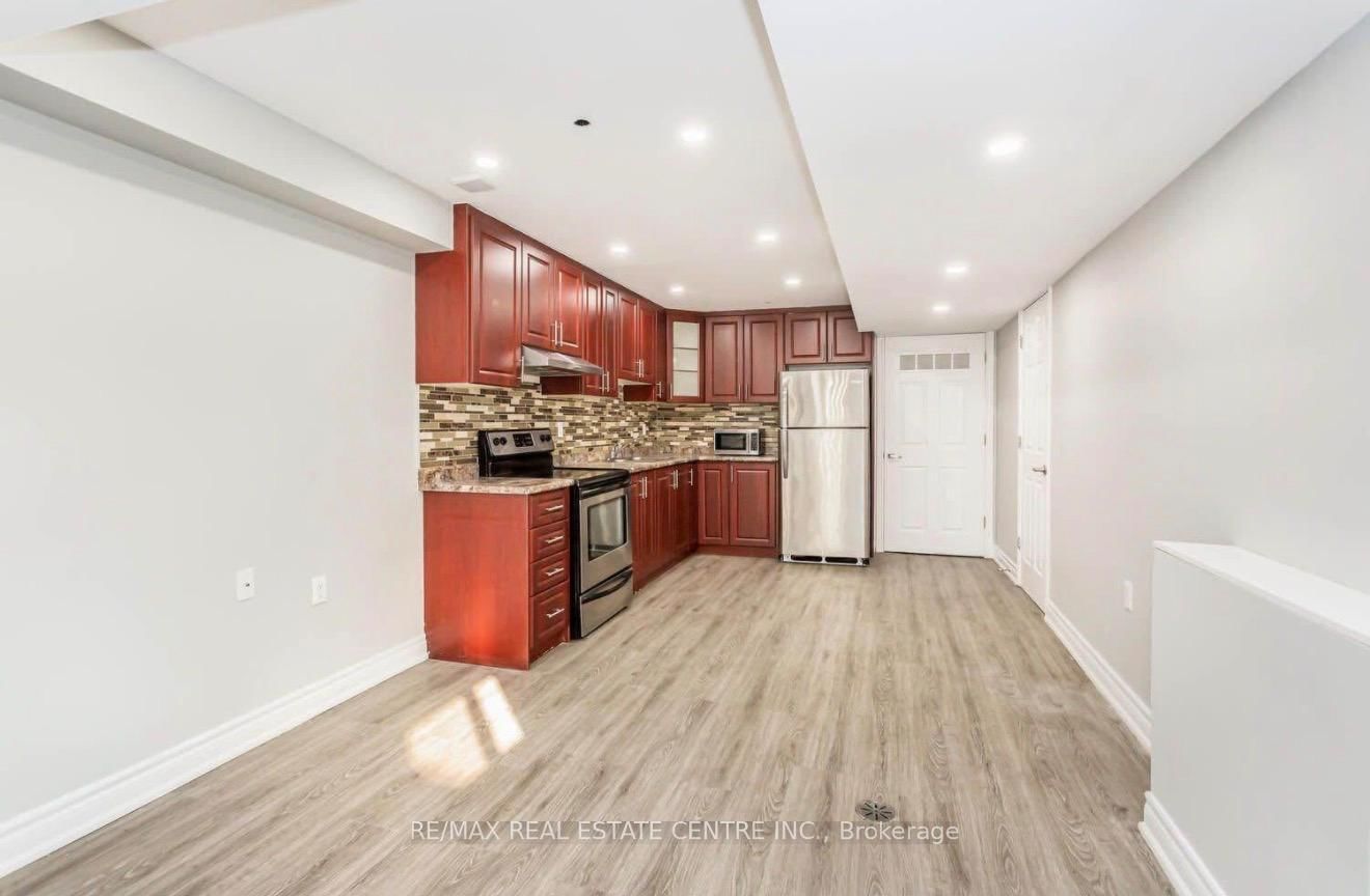 689 Ambroise Crescent - Photo 8