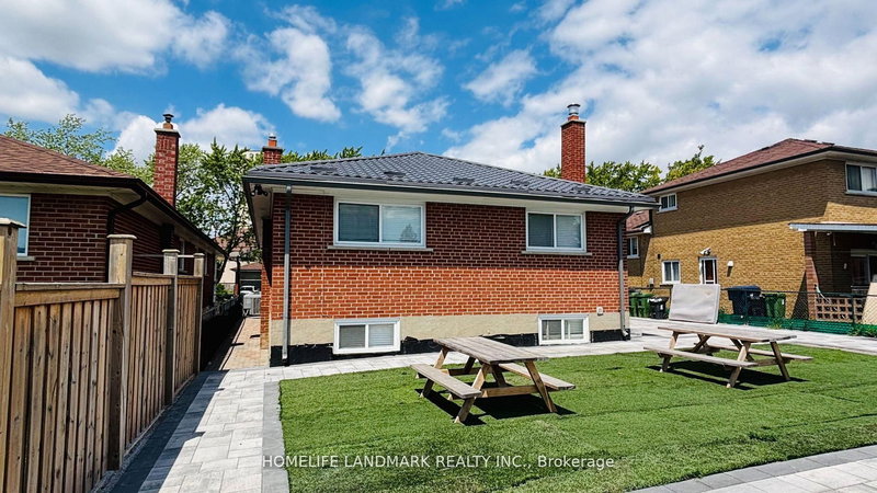 204 Derrydown Rd, Toronto, M3J 1S1 | Image 3
