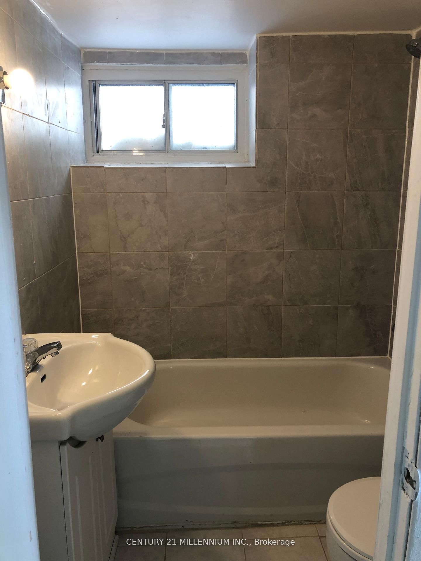 71 Clouston Avenue • Toronto, ON photo 27