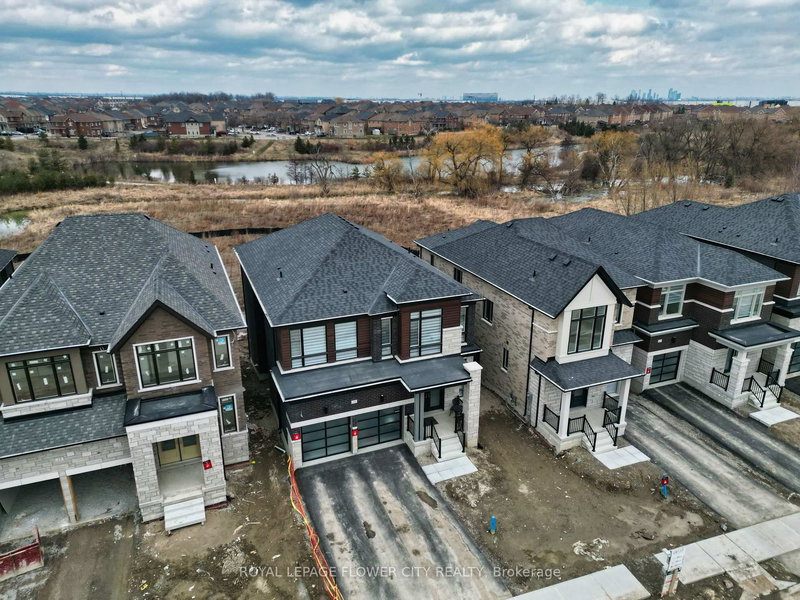 21 Aveena Rd N, Brampton, L6P 0Z5 | Image 2