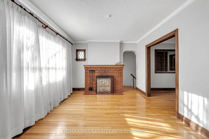 1607 Kenmuir Ave, Mississauga, L5G 4B6 | Image 2