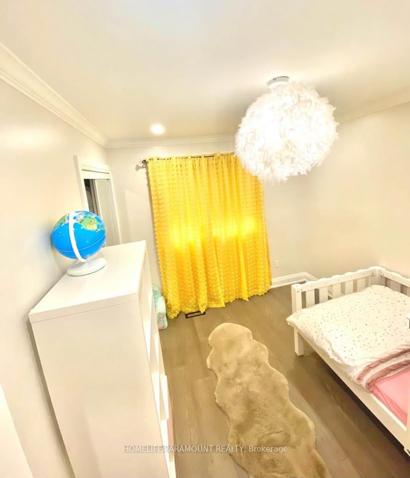 Detached House for sale at 411 Bronte Road, Oakville, Ontario, L6L 5C3 - West - MLS: W12930662