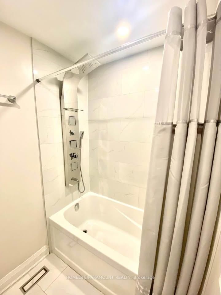 Detached House for sale at 411 Bronte Road, Oakville, Ontario, L6L 5C3 - West - MLS: W12930662