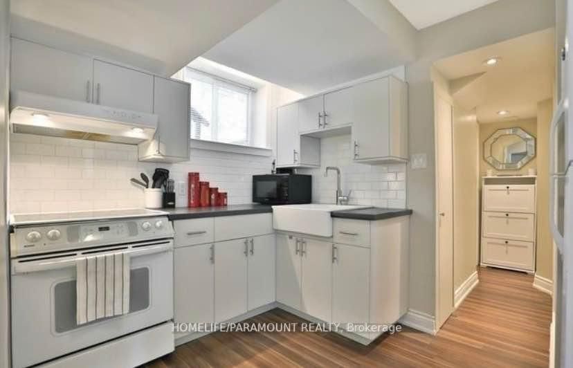 Detached House for sale at 411 Bronte Road, Oakville, Ontario, L6L 5C3 - West - MLS: W12930662