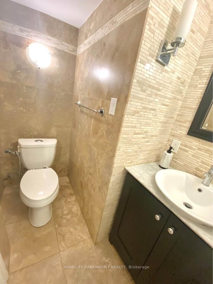 Detached House for sale at 411 Bronte Road, Oakville, Ontario, L6L 5C3 - West - MLS: W12930662