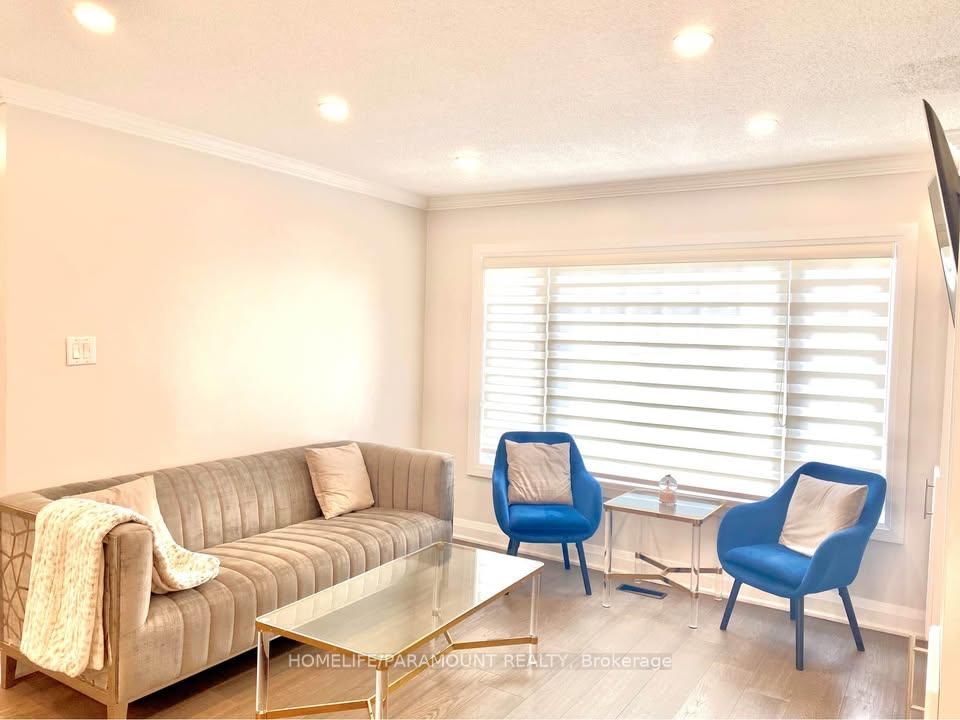 Detached House for sale at 411 Bronte Road, Oakville, Ontario, L6L 5C3 - West - MLS: W12930662