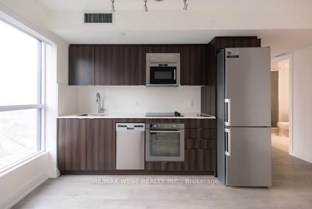 2734 - 5 Mabelle Avenue