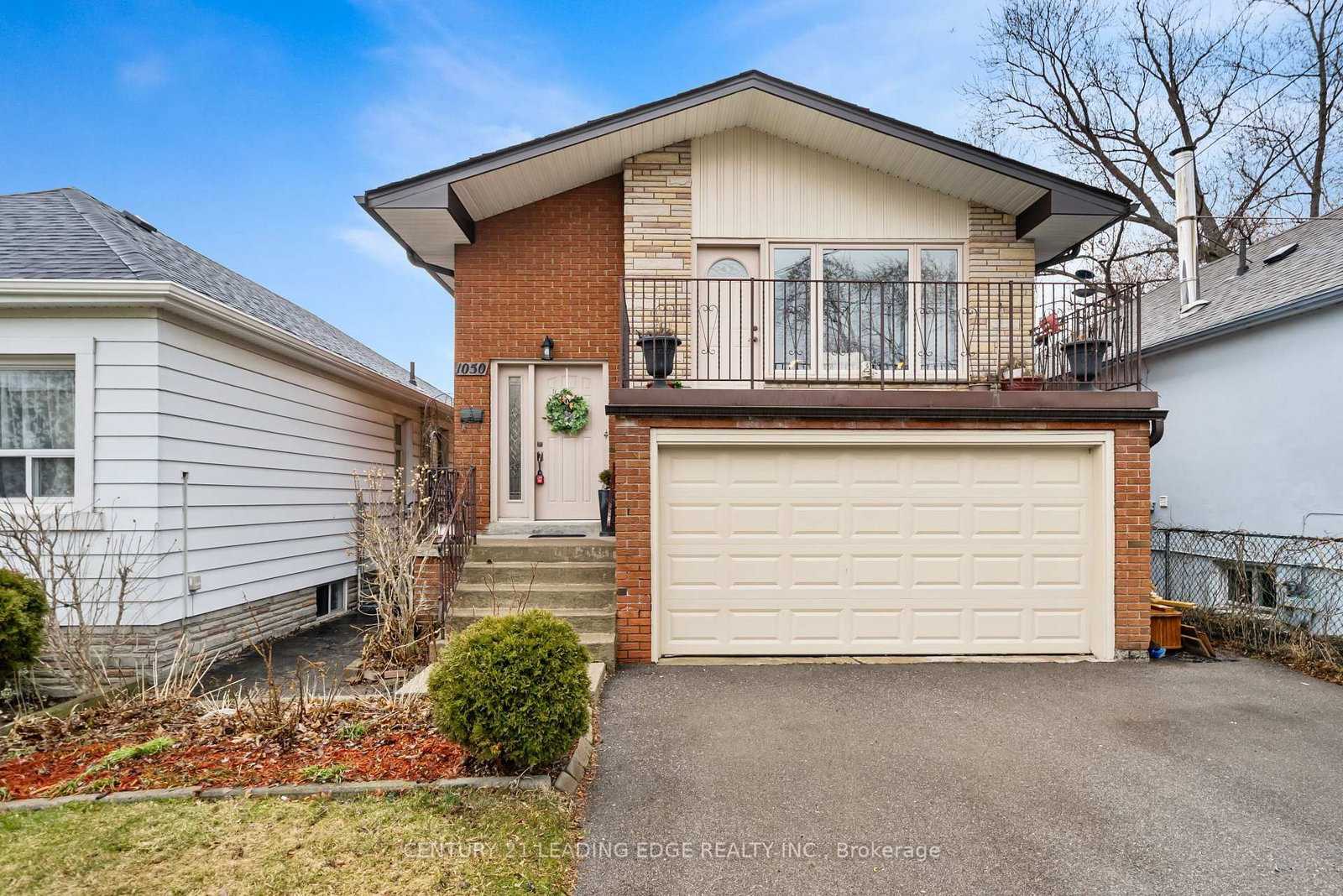 Detached House for sale at 1050 Alexandra Avenue, Mississauga, Ontario, L5E 1Z8 - Lakeview - MLS: W12930872