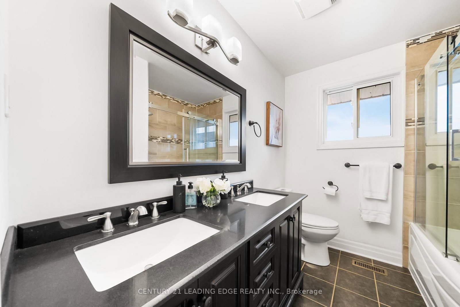 Detached House for sale at 1050 Alexandra Avenue, Mississauga, Ontario, L5E 1Z8 - Lakeview - MLS: W12930872