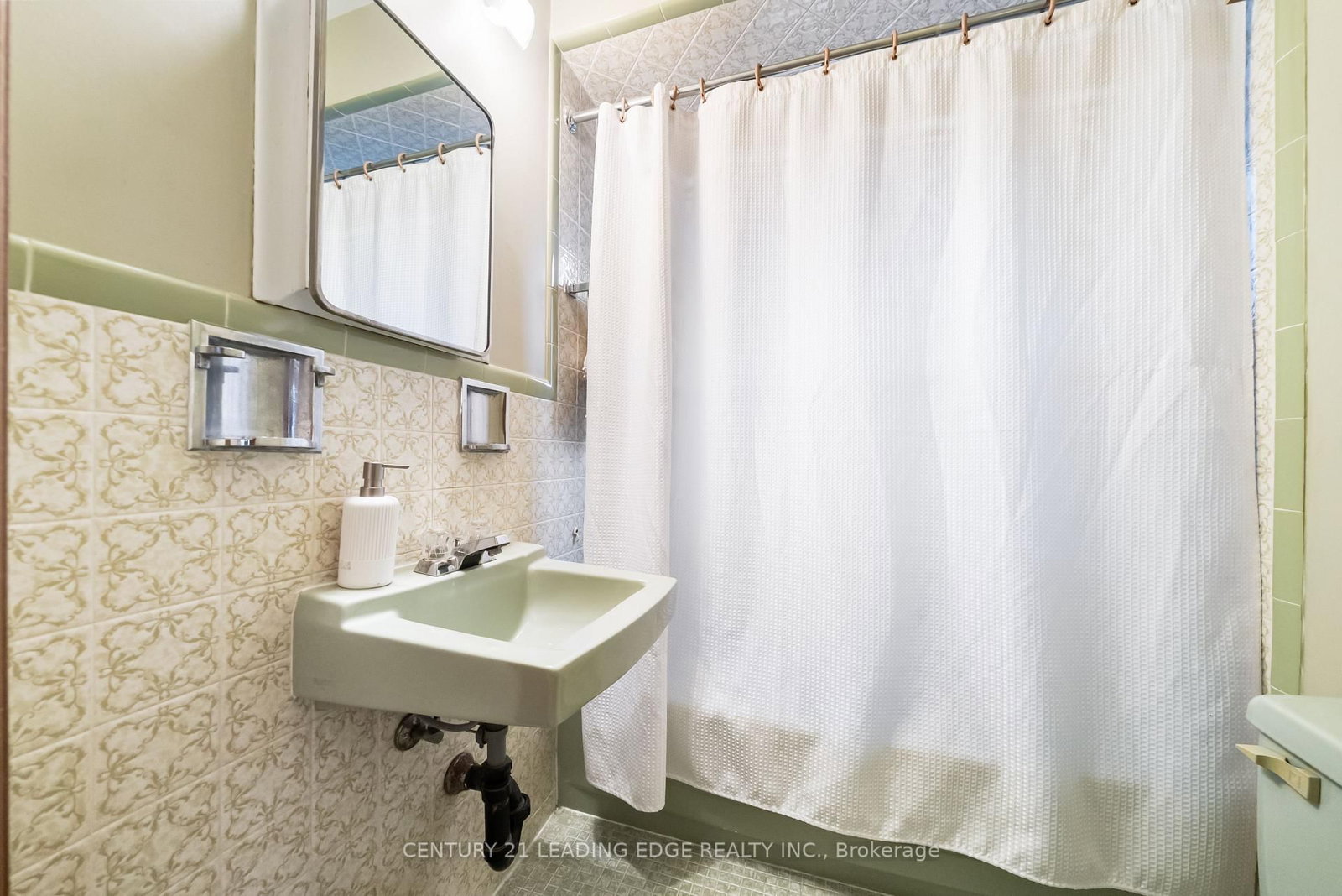 Detached House for sale at 1050 Alexandra Avenue, Mississauga, Ontario, L5E 1Z8 - Lakeview - MLS: W12930872