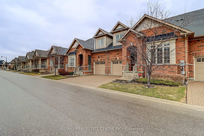 3 Alamode Rd, Brampton, L6R 3Z8 | Image 2